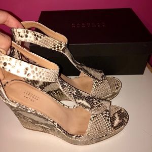 Barney’s New York Snakeskin Wedge 39.5
